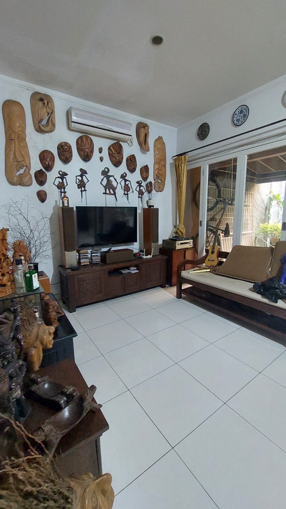 Rumah rapih, siap huni dalam cluster di Bintaro