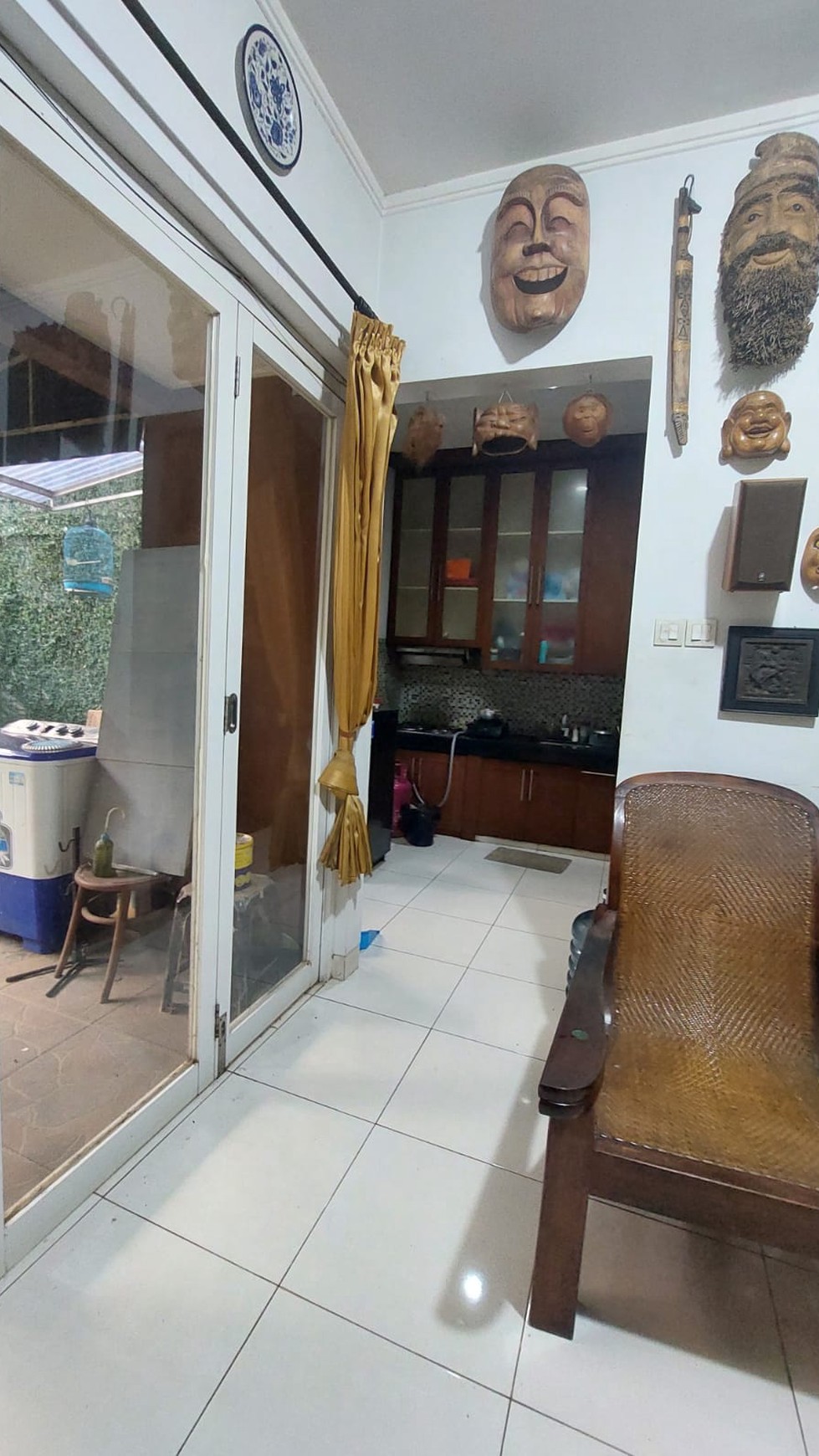 Rumah rapih, siap huni dalam cluster di Bintaro