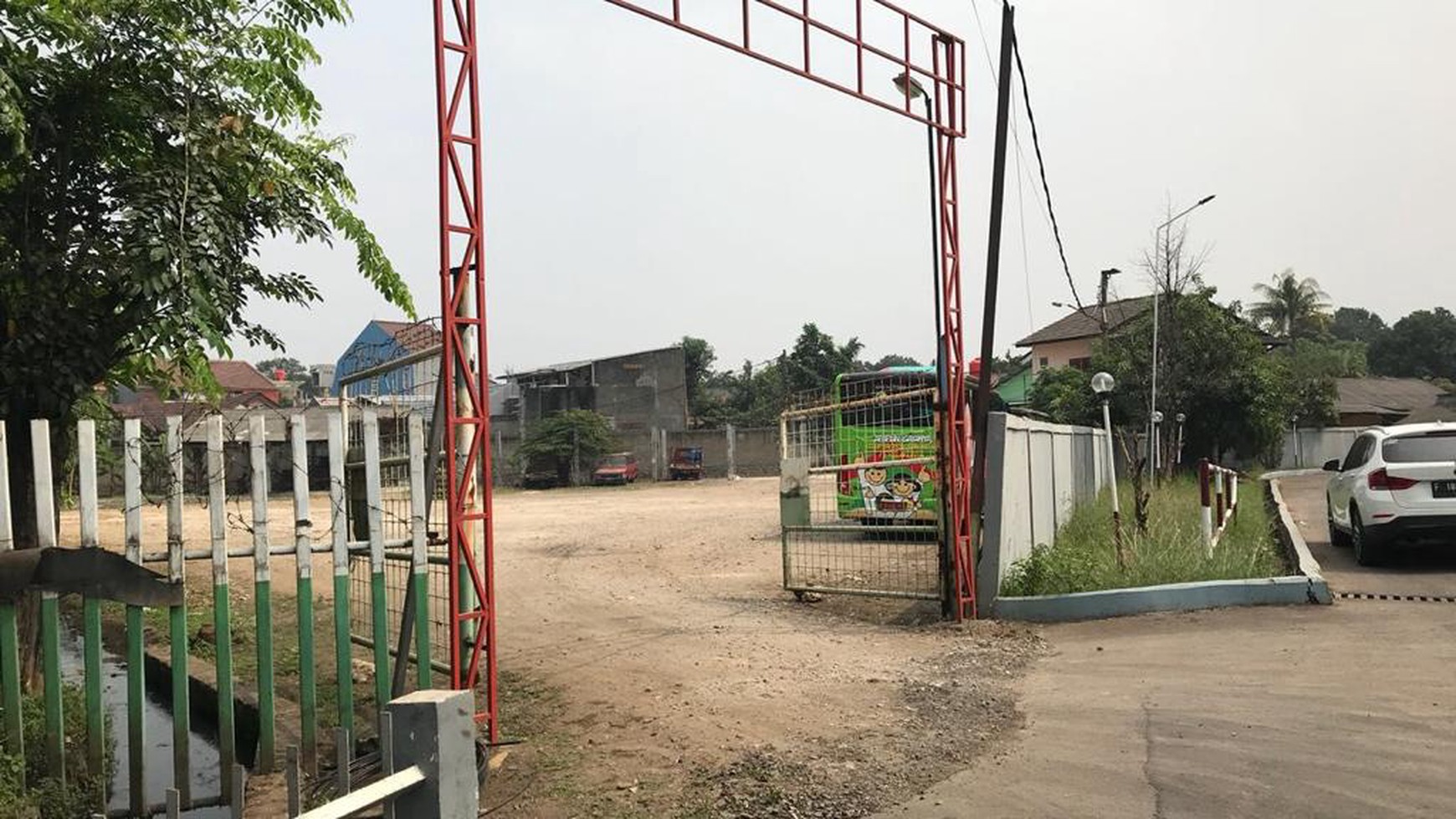 Ruang Usaha Dengan Lokasi Strategis Di Jl Raya Pekayon, Jakasetia, Bekasi Selatan