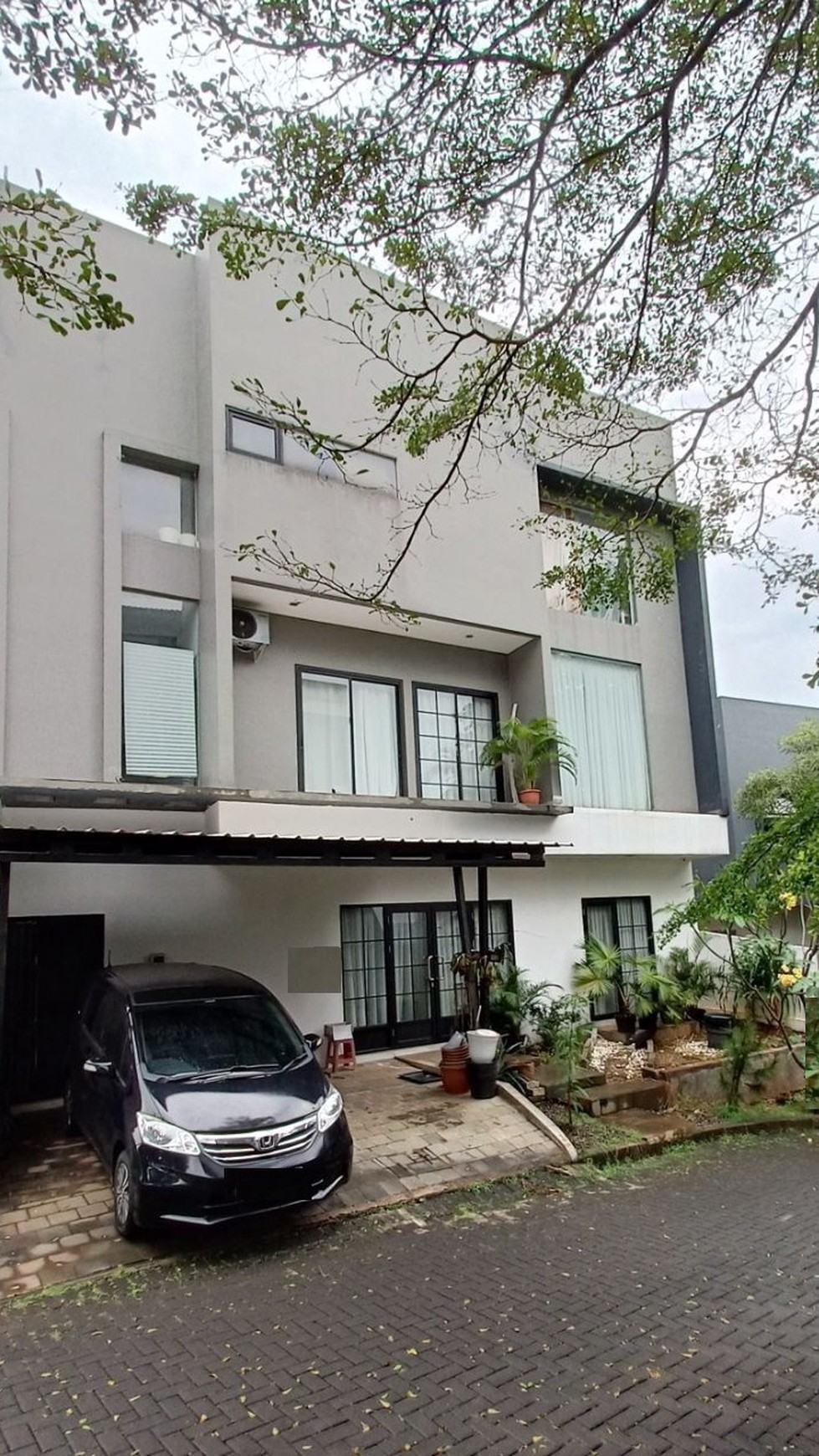 Rumah Bagus 3Lantai Furnished Area Jl Veteran Bintaro,  Cuss Akses Toll