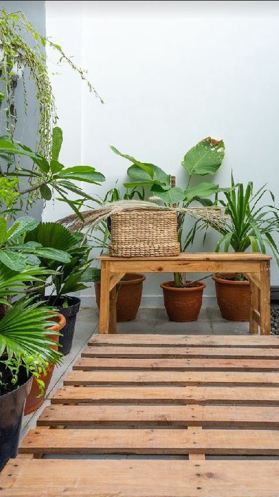 Rumah Bagus 3Lantai Furnished Area Jl Veteran Bintaro,  Cuss Akses Toll