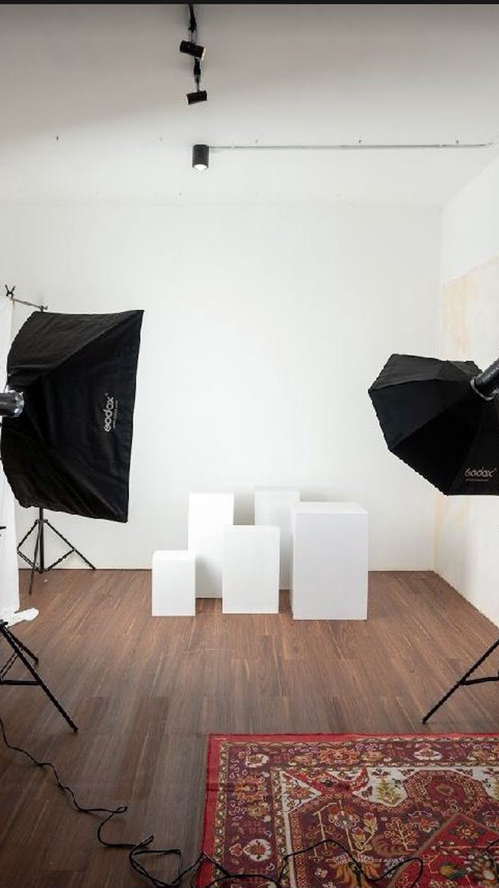 Rumah Bagus 3Lantai Furnished Area Jl Veteran Bintaro,  Cuss Akses Toll