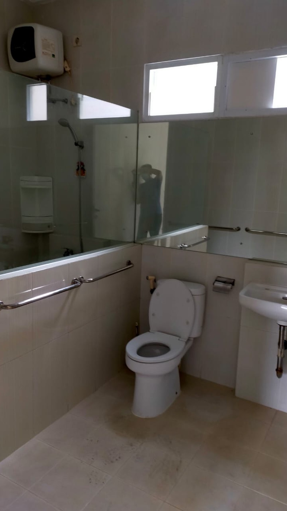 Hunian Keren Diarea Cluster Emerald Bintaro Jaya 9, Akses Toll Parigi-JOR