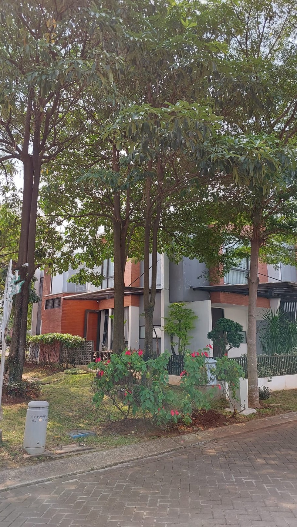 Rumah minimalis siap huni di bintaro