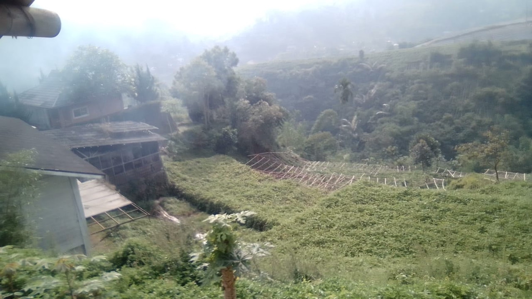 Rumah dengan halaman luas di Ciwedey Bandung