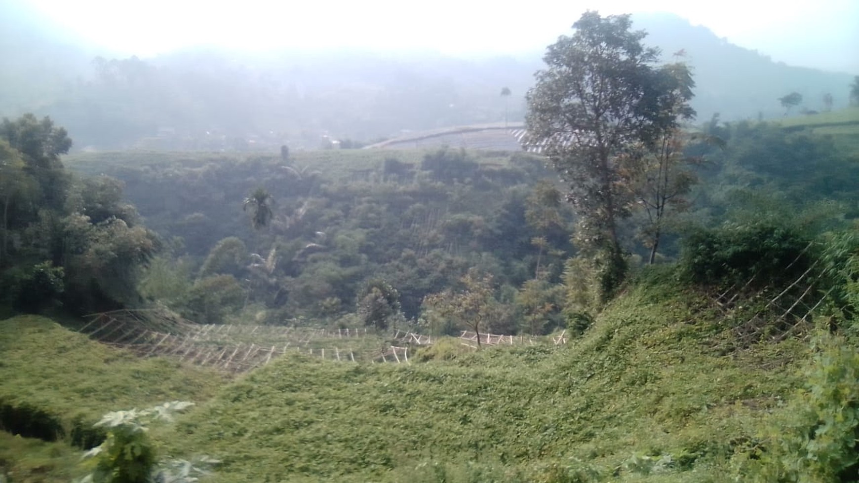 Rumah dengan halaman luas di Ciwedey Bandung