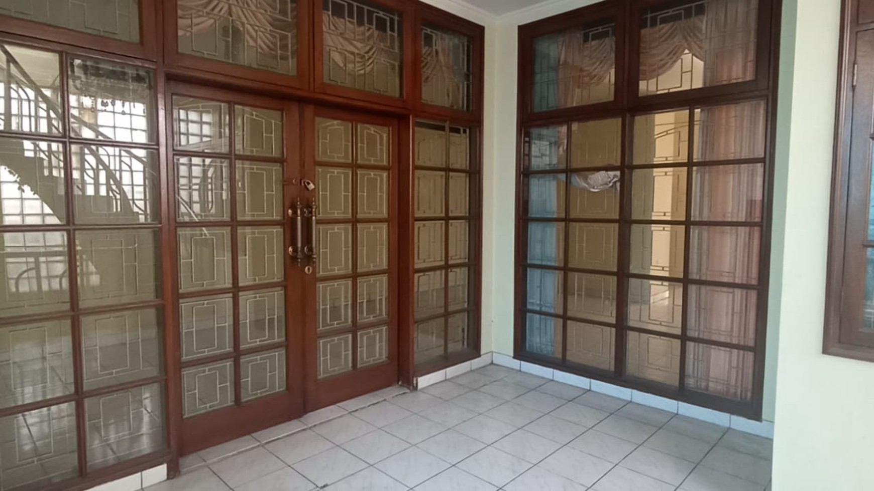 Rumah Mainroad Asri di jl Tangkuban Perahu, Lembang