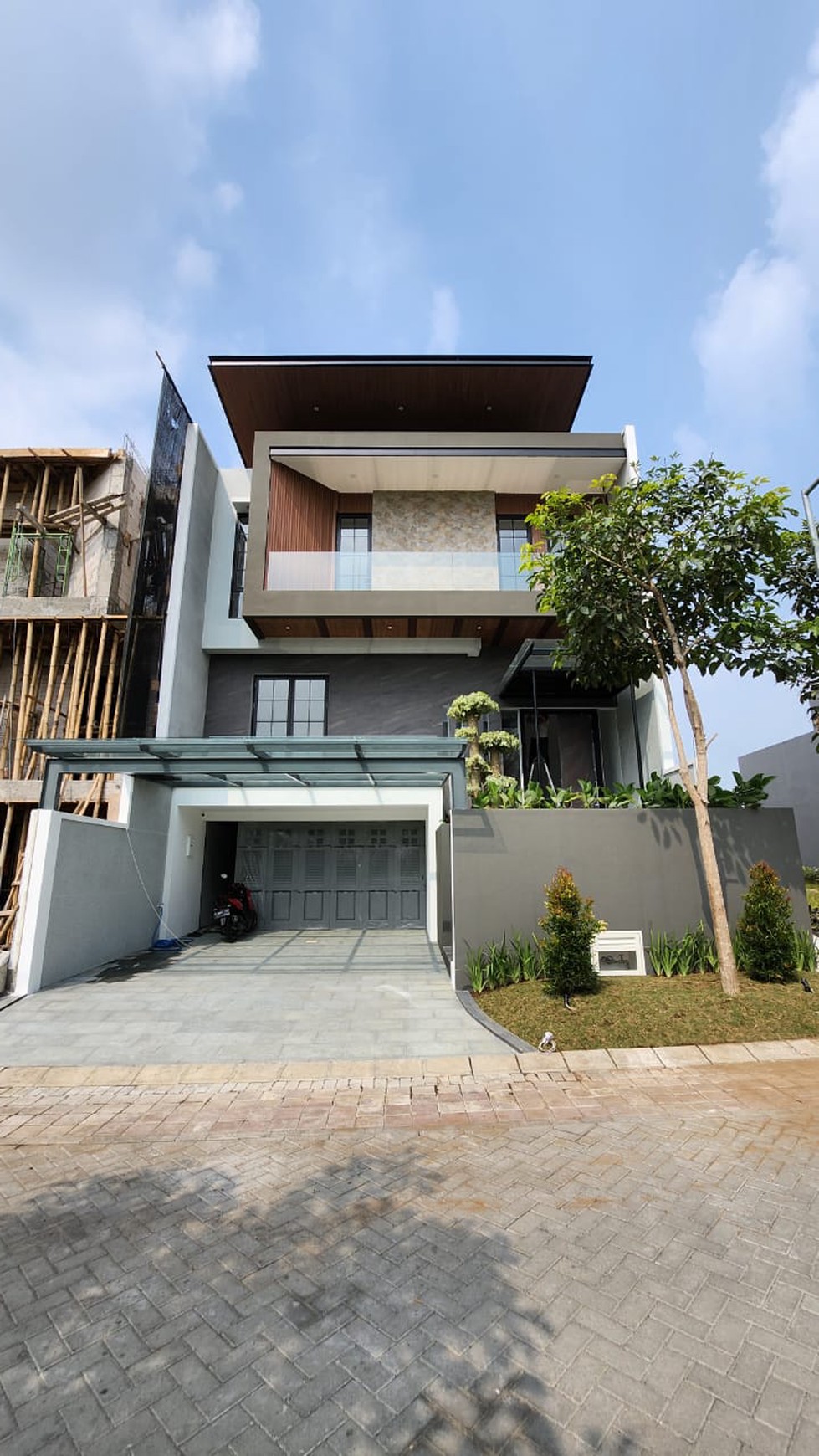 Rumah Baru South Emerald Mansion Citraland Surabaya New SMART Home Teknologi SEMI Furnished PREMIUM Sanitary GROHE KOHLER 