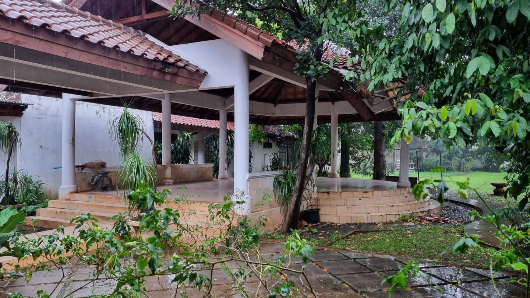 Rumah Bagus Siap Huni dan Asri di Jalan Siaga Raya, Pejaten, Jakarta Selatan 