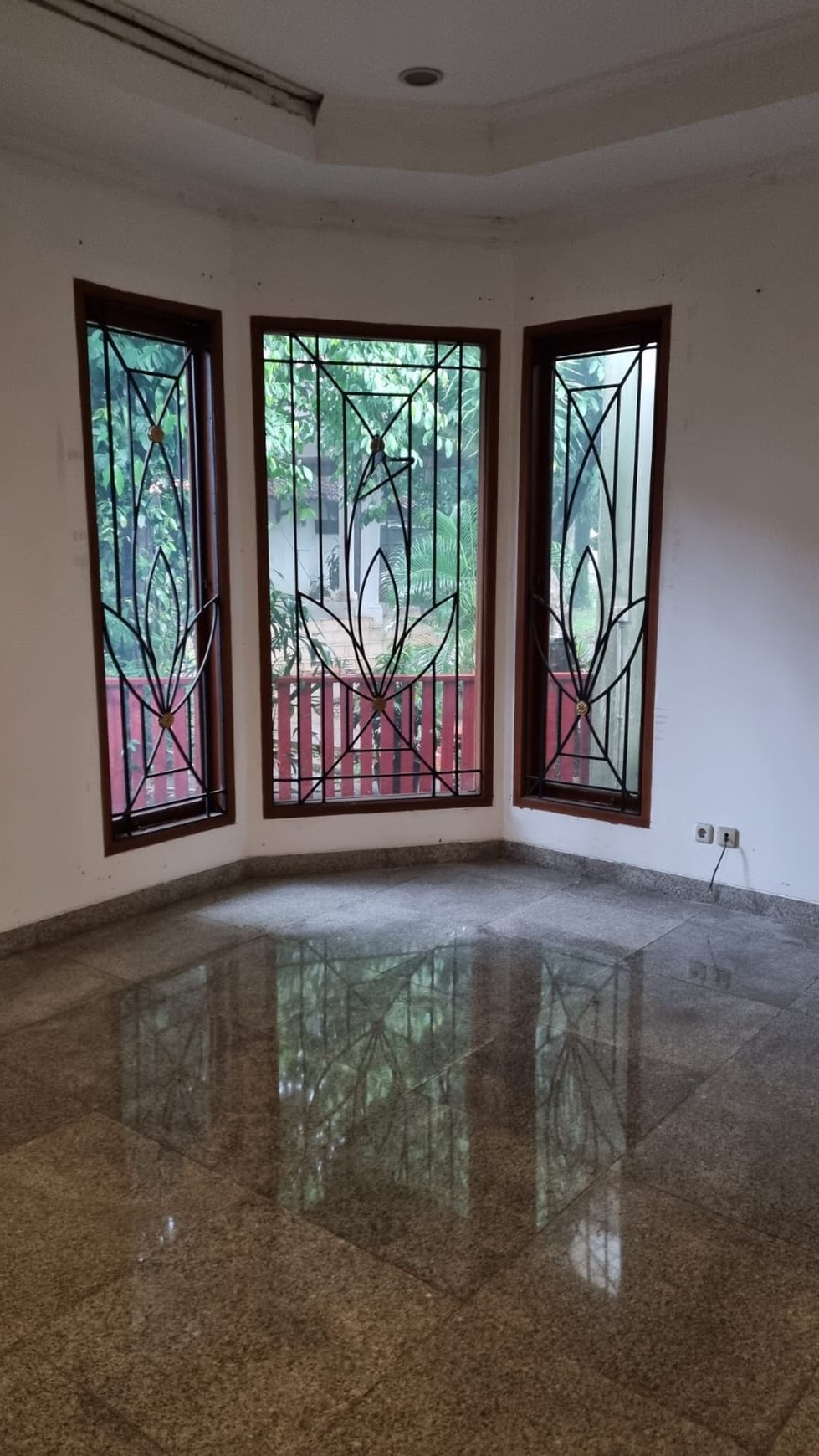 Rumah Bagus Siap Huni dan Asri di Jalan Siaga Raya, Pejaten, Jakarta Selatan 