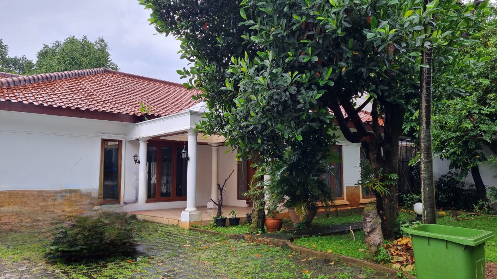 Rumah Bagus Siap Huni dan Asri di Jalan Siaga Raya, Pejaten, Jakarta Selatan 