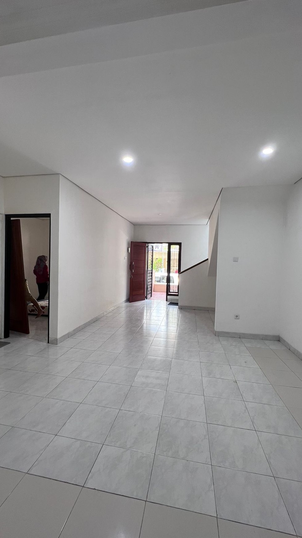 Rumah Siap Huni, Hunian Nyaman dan Asri @Emerald Town House, Bintaro