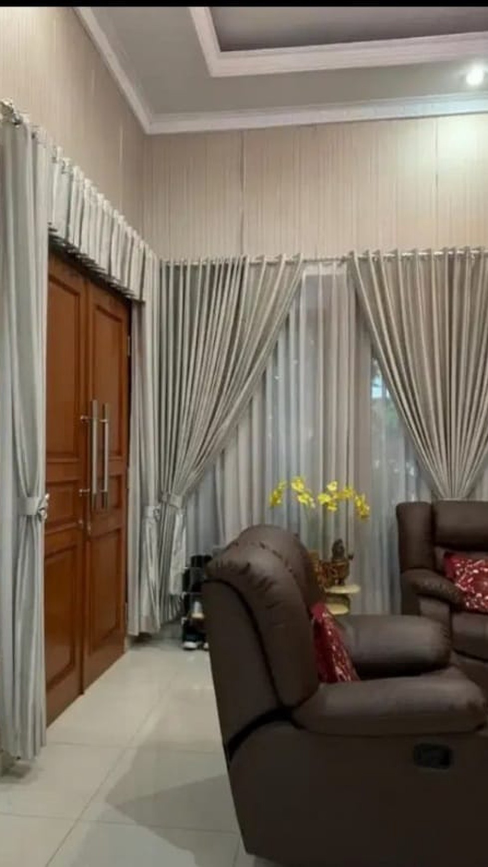 Dijual Rumah Bagus Di Anggrek Loka, Graha Raya Bintaro Jaya