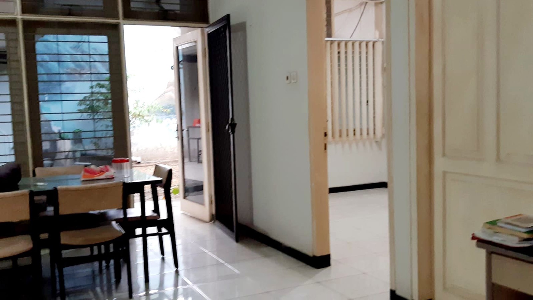 MURAH LUAS Dijual Rumah Darmo Sentosa Raya - Surabaya Barat Strategis dekat Akses Tol Satelit , Perum Villa Bukit Mas , Raya Mayjen Sungkono