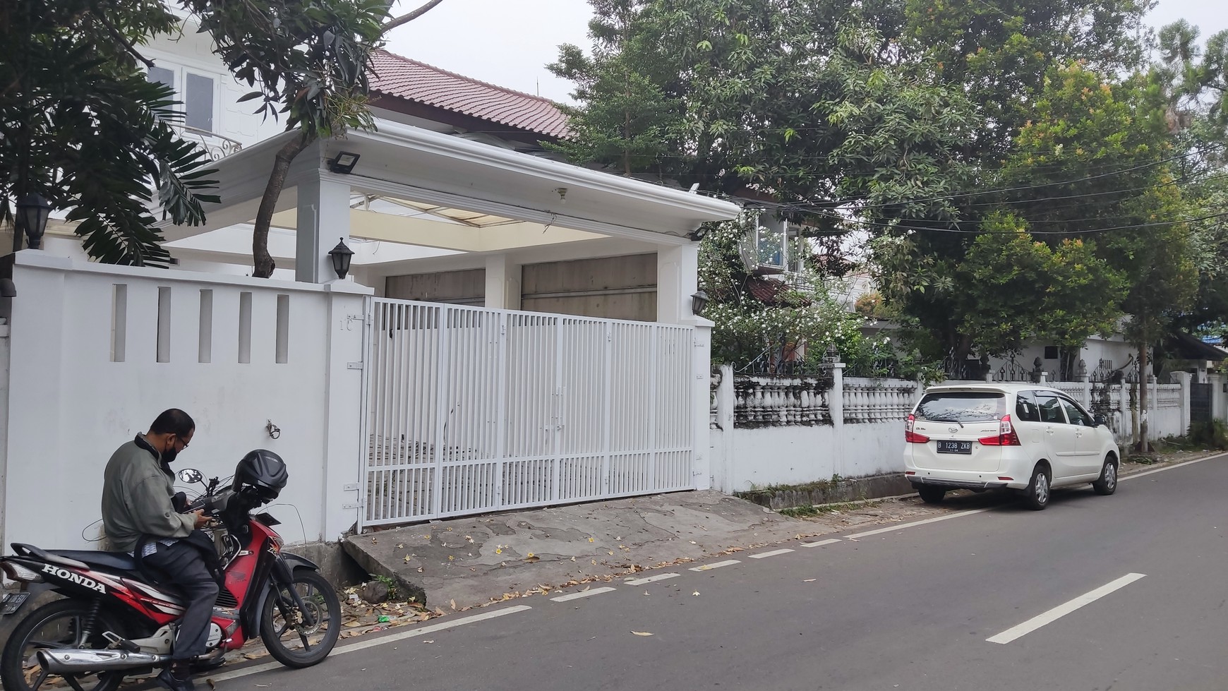 Sewa Rumah Bisa Untuk Kantor Sangat Dekat MRT FATMAWATI Cilandak