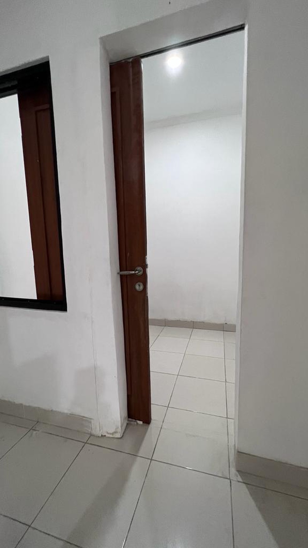 Rumah Siap Huni, Hunian Nyaman dan Asri @Emerald Town House, Bintaro