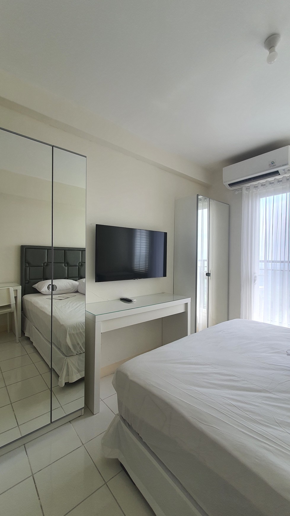 2BR Fully Furnished, Luxury/mewah di Tower Dahoma Apartemen Podomoro Golf View