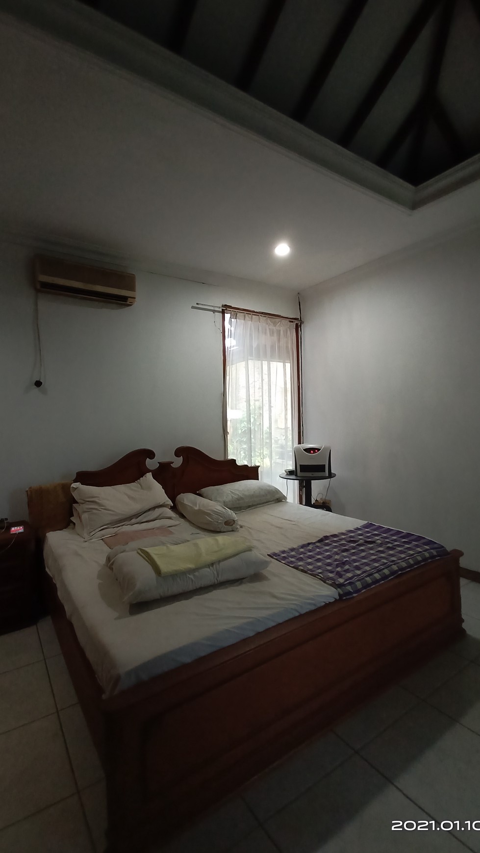 Rumah dua lantai semi furnished, luas posisi Hoek di Bukit Permai Cibubur