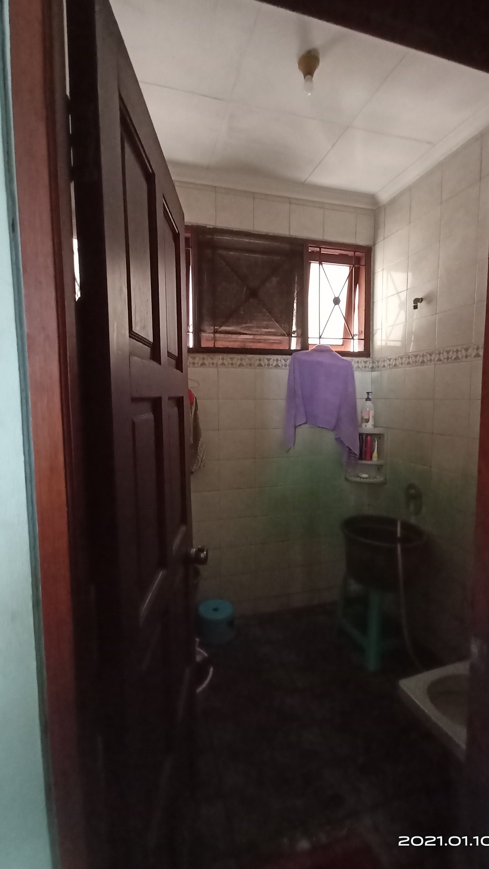 Rumah dua lantai semi furnished, luas posisi Hoek di Bukit Permai Cibubur