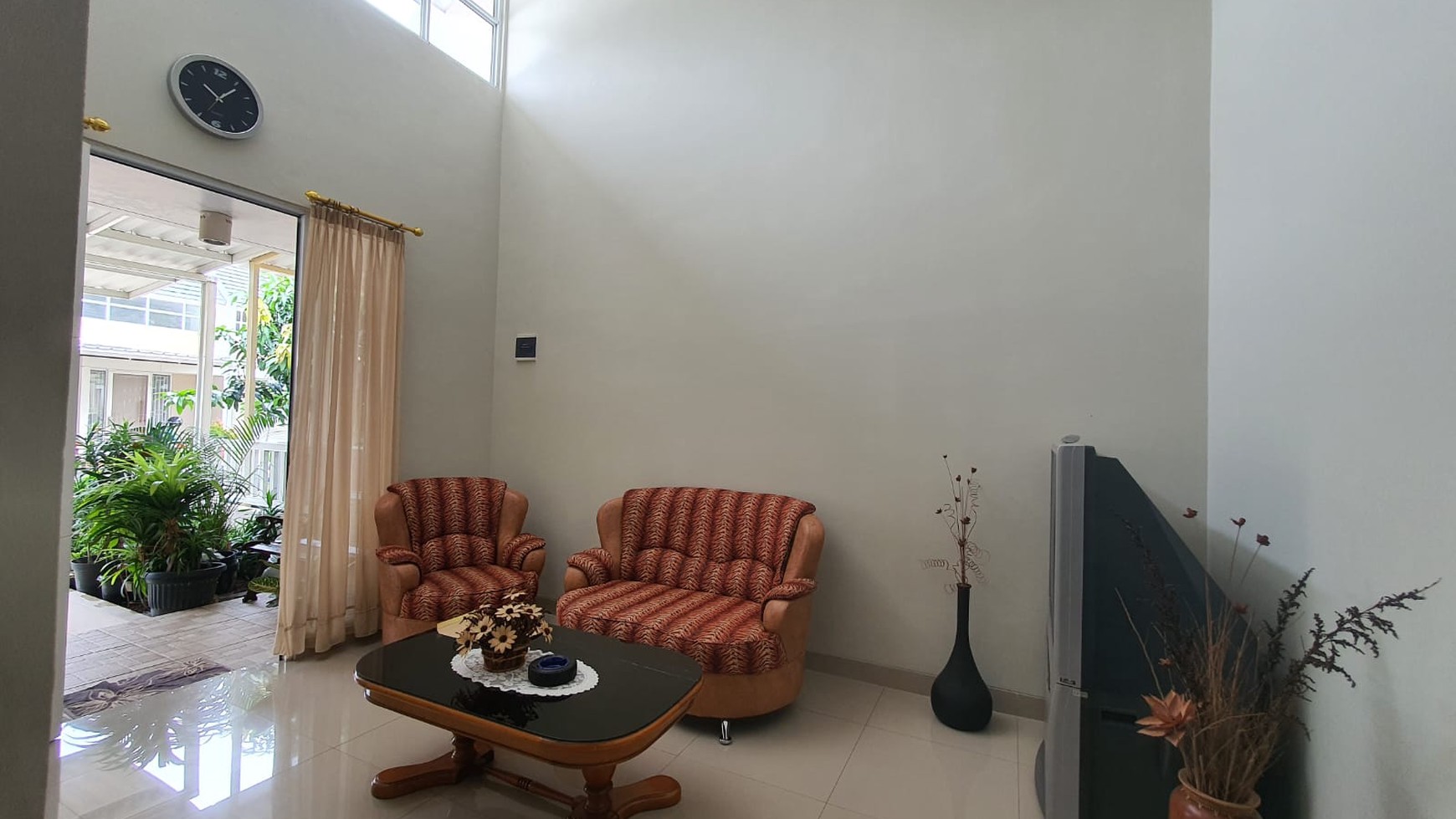 Rumah 2 lantai Furnished Jual Murah