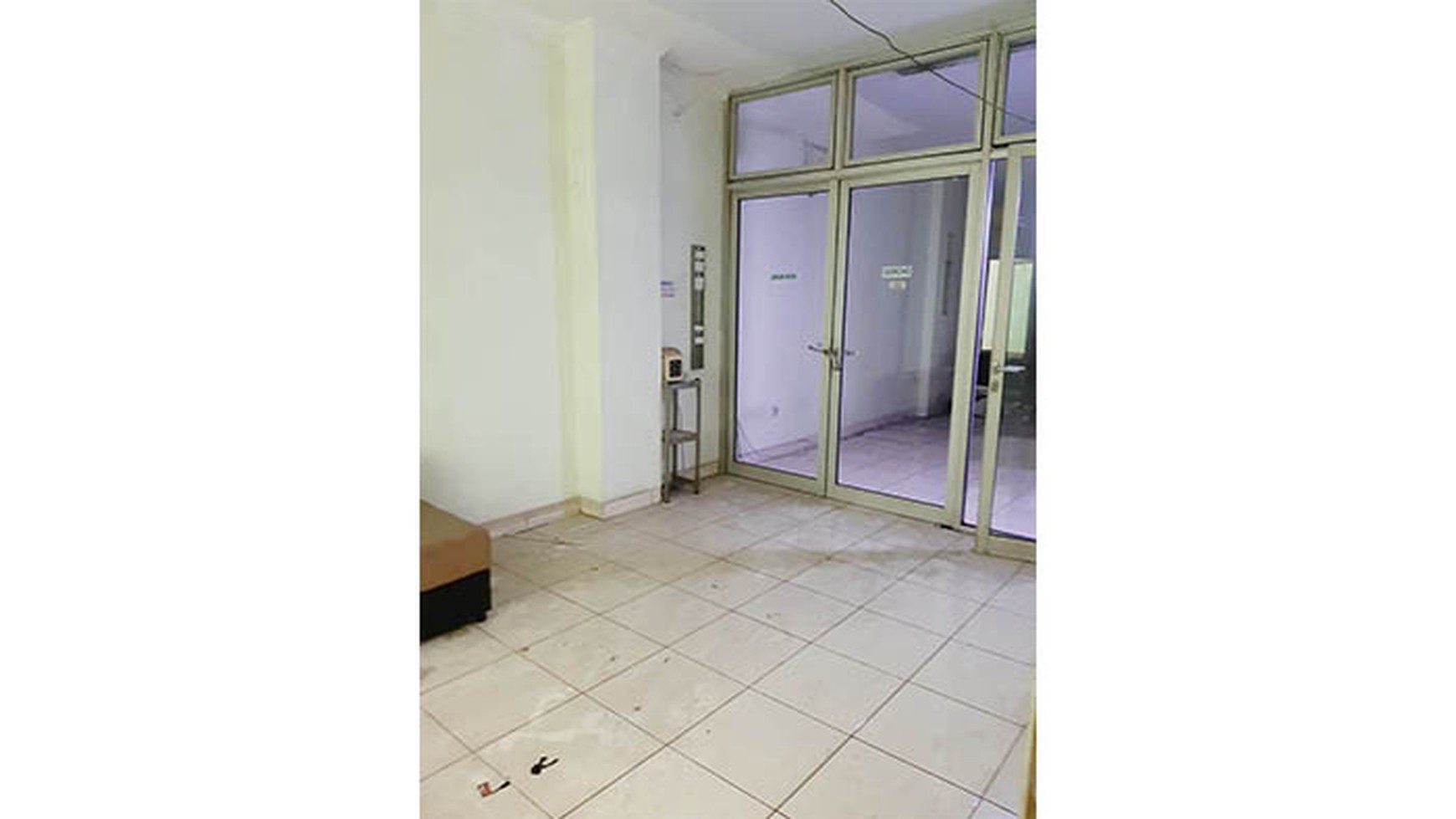 Dijual: Ruko Pangeran Tubagus Angke 
Luas Tanah 5m² x 21m² (105m²)