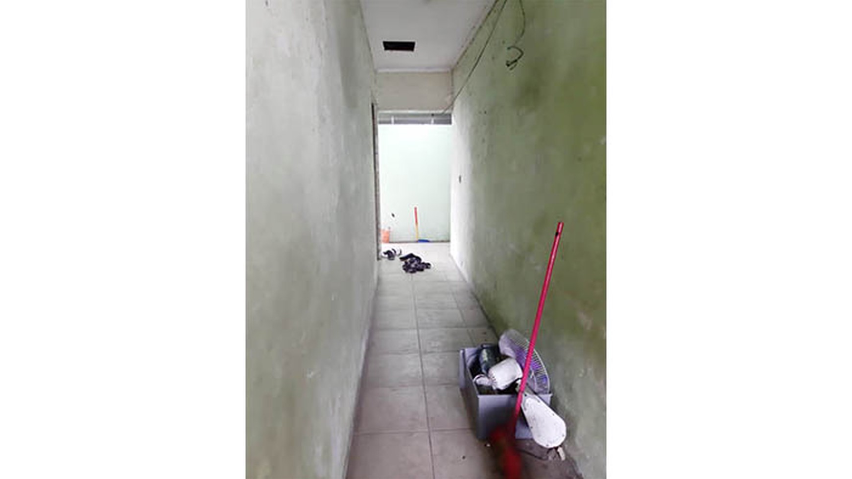 Dijual: Ruko Pangeran Tubagus Angke 
Luas Tanah 5m² x 21m² (105m²)