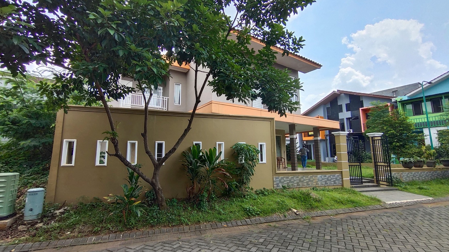 Rumah Kokoh 2 Lantai Hoek di Pancanaka Green Leaf Cibubur 