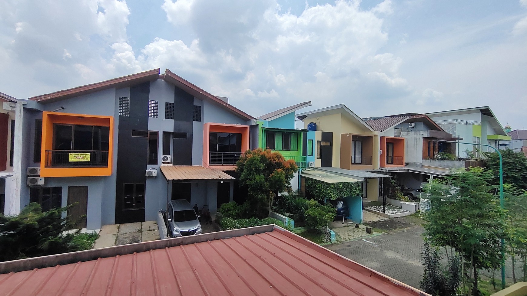 Rumah Kokoh 2 Lantai Hoek di Pancanaka Green Leaf Cibubur 