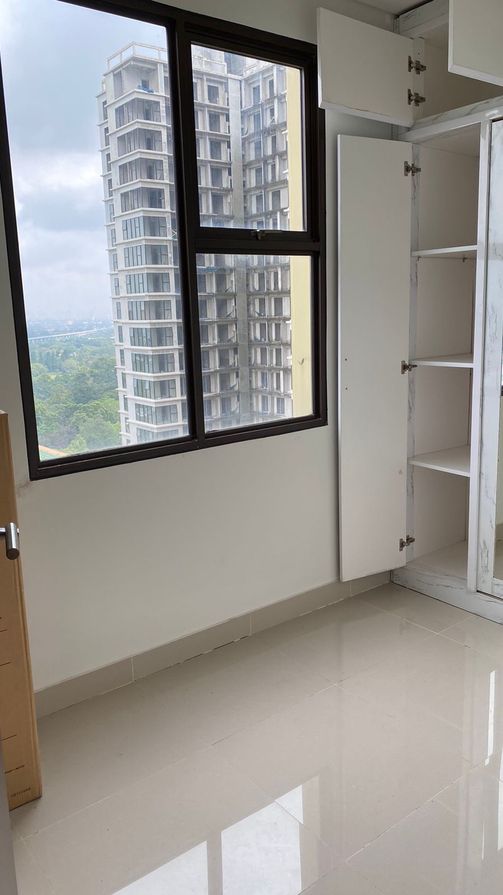 2 Bed Room Apartemen Trans Park Cibubur - Posisi Hoek dan View Bagus