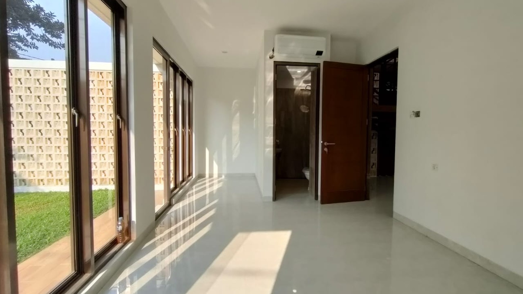 Rumah Lux siap huni di ciputat