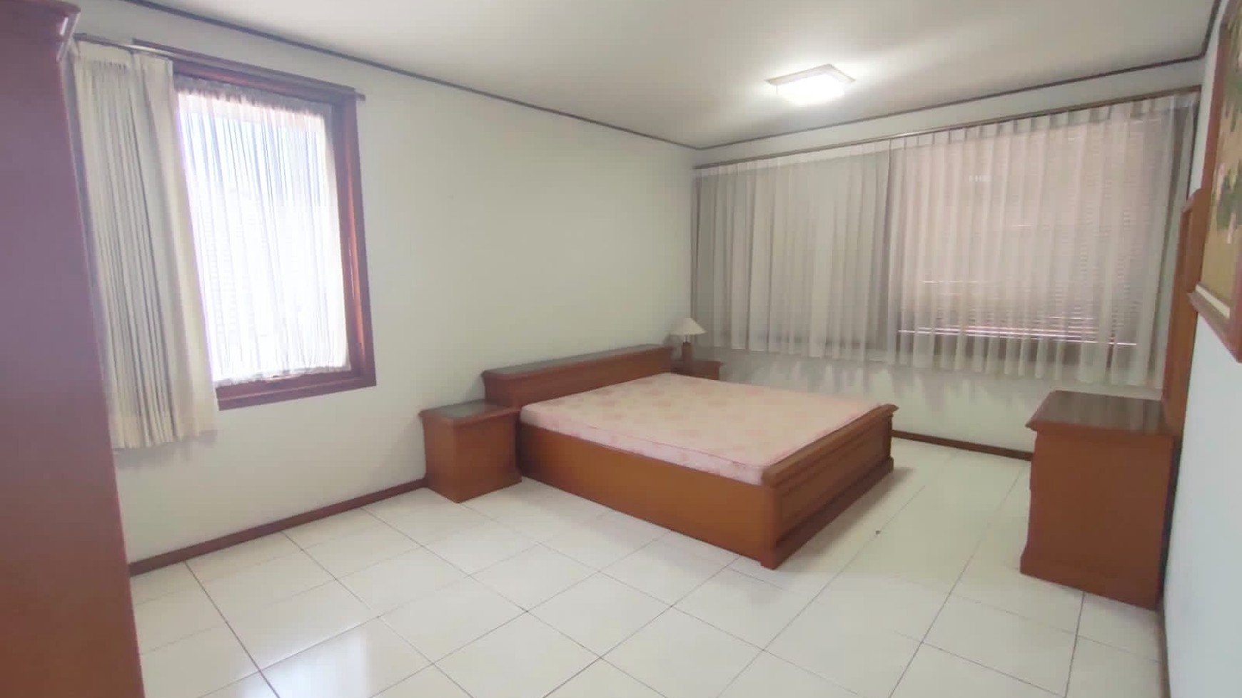 Rumah Lux Full Furnished di Setrasari Kulon, Bandung