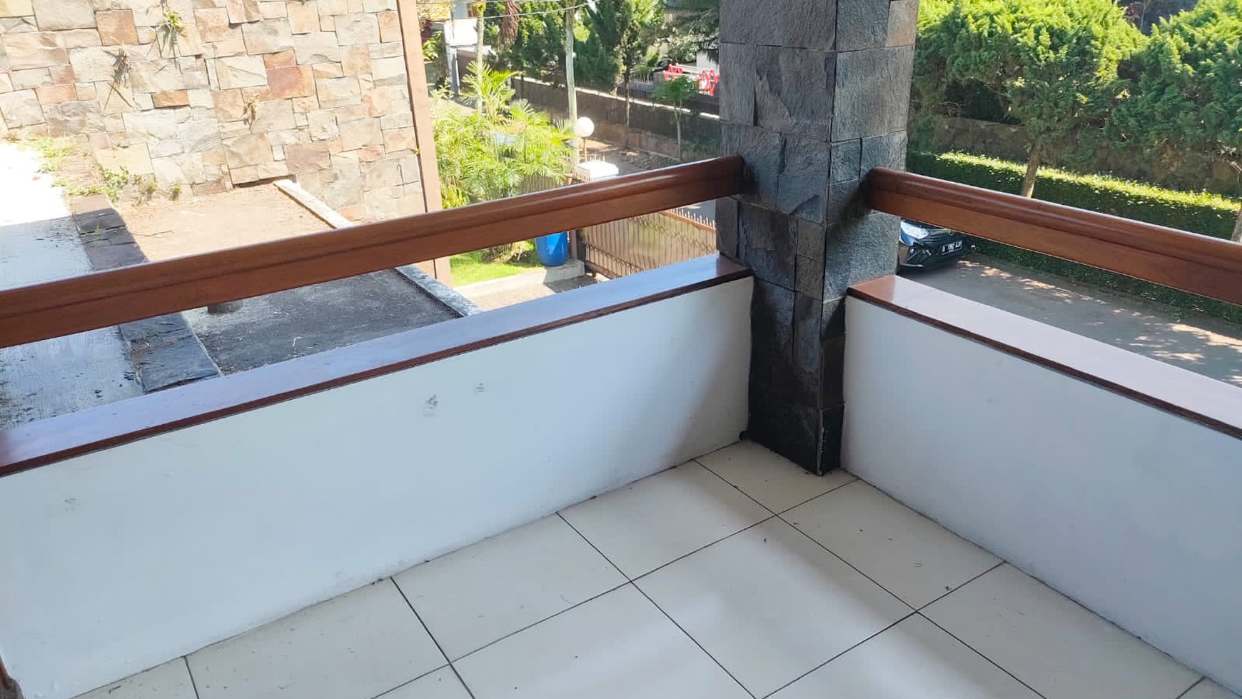 Rumah Lux Full Furnished di Setrasari Kulon, Bandung