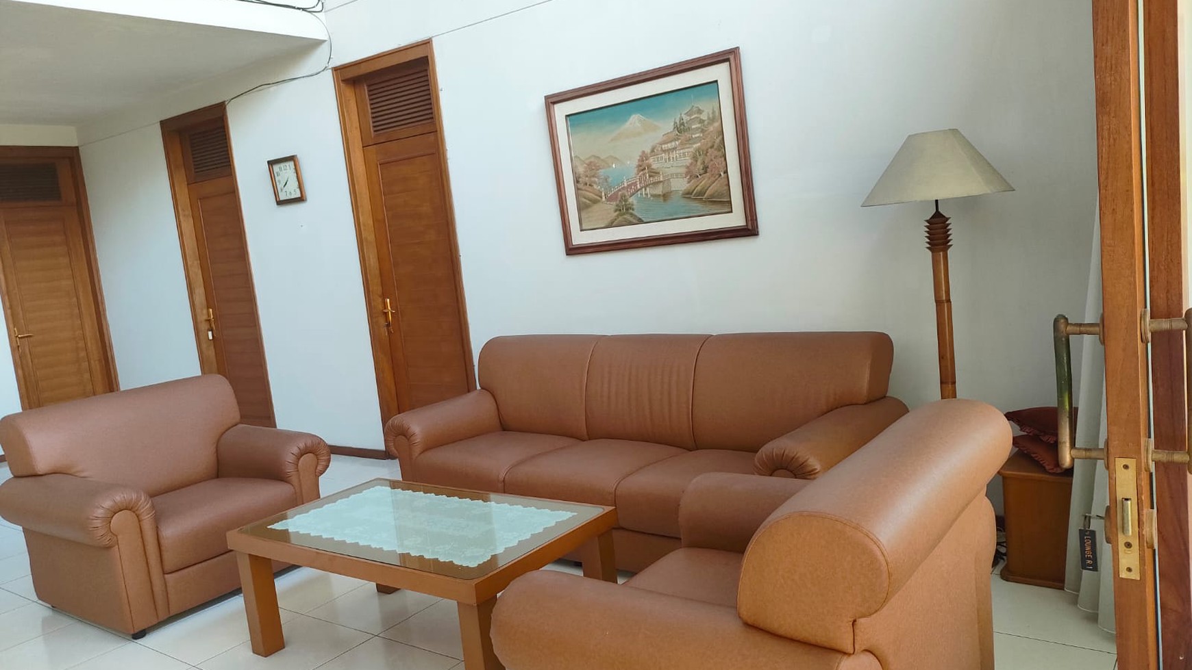 Rumah Lux Full Furnished di Setrasari Kulon, Bandung
