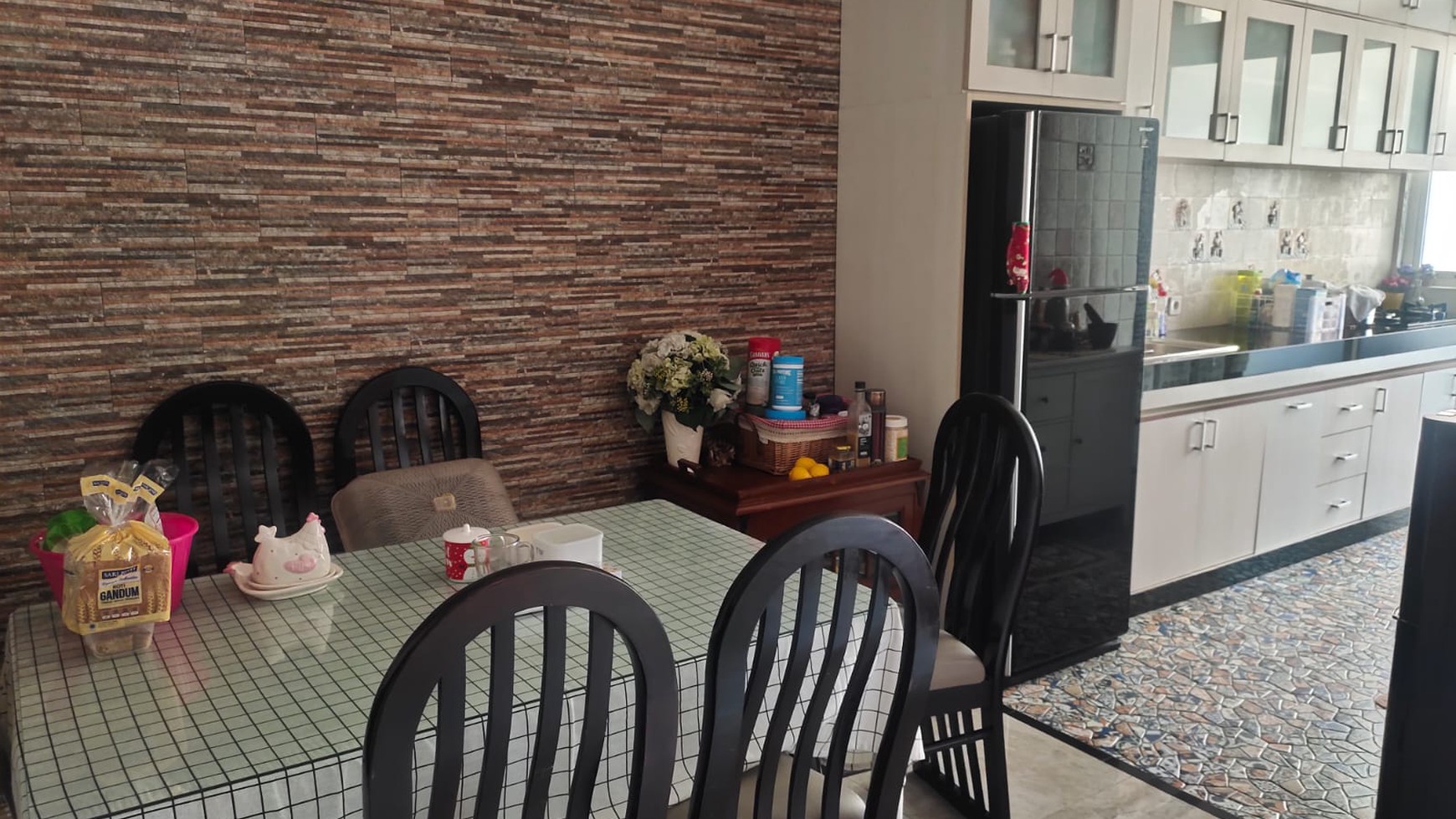 dijual rumah mewah harga bagus lokasi strategis. area bsd serpong utara tangerang selatan banten. perumahan residence one. dekat sekolah binus serpong.