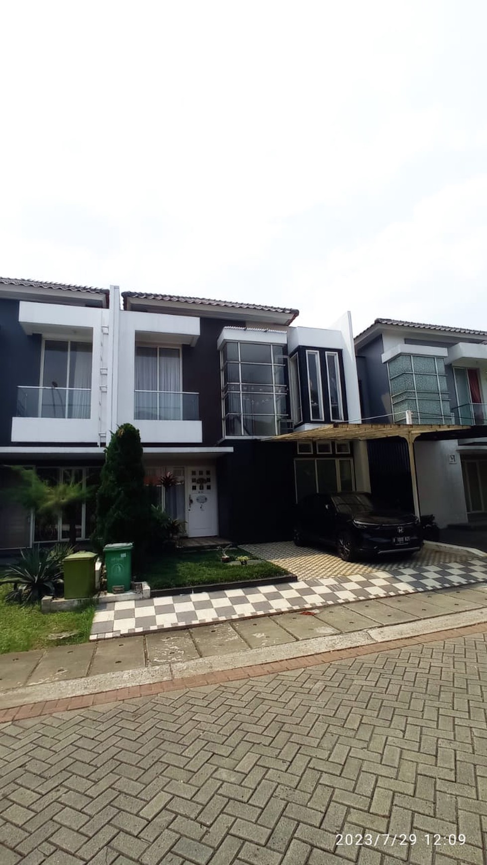 dijual rumah mewah harga bagus lokasi strategis. area bsd serpong utara tangerang selatan banten. perumahan residence one. dekat sekolah binus serpong.