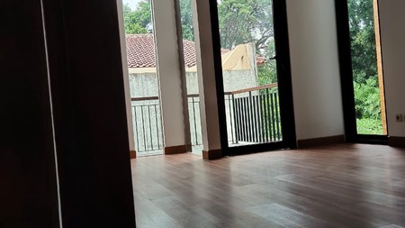 Rumah Baru Tropical design dalam Townhouse, Jalan Hang jebat, Kebayoran Baru