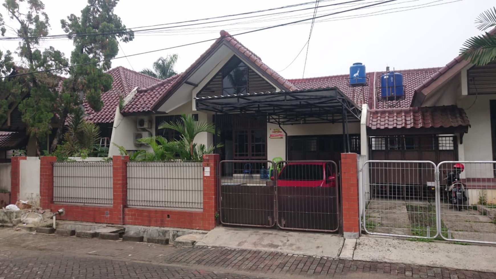 Rumah dijual luas 300m2 harga nego. daerah Villa Melati Mas, serpong Tangerang Banten