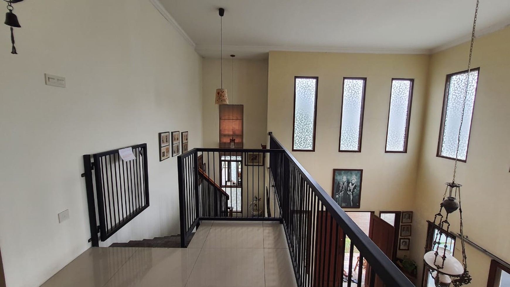 Rumah 2 lt second Boulevard di Kota Wisata