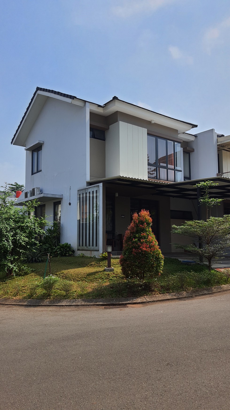 Dijual Rumah Hoek Nyaman di Cluster New Visallia, Kota Wisata