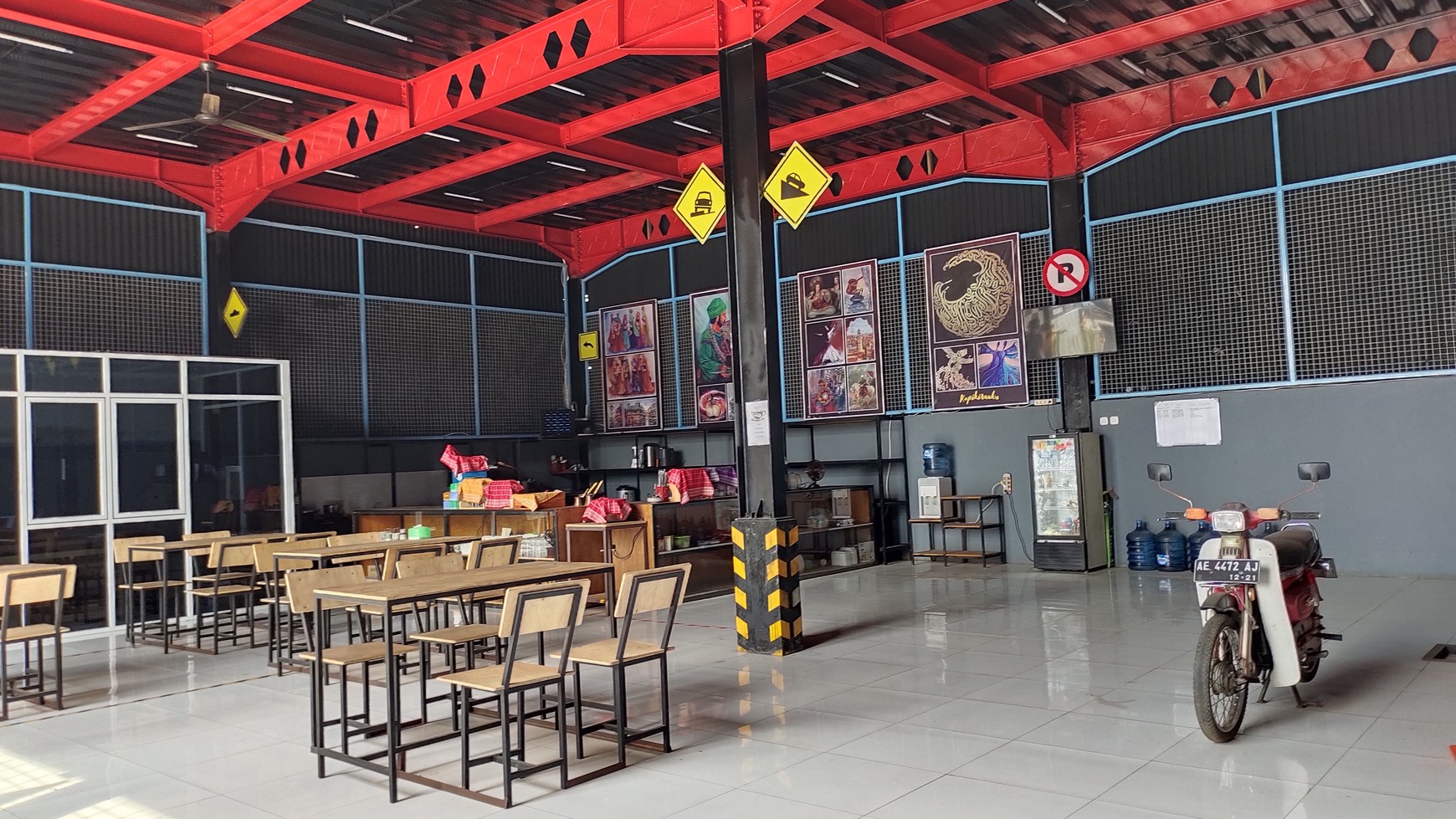 Bengkel Mobil, Car Wash Coffee Shop di Jl. Raya Burangkeng Setu Bekasi 