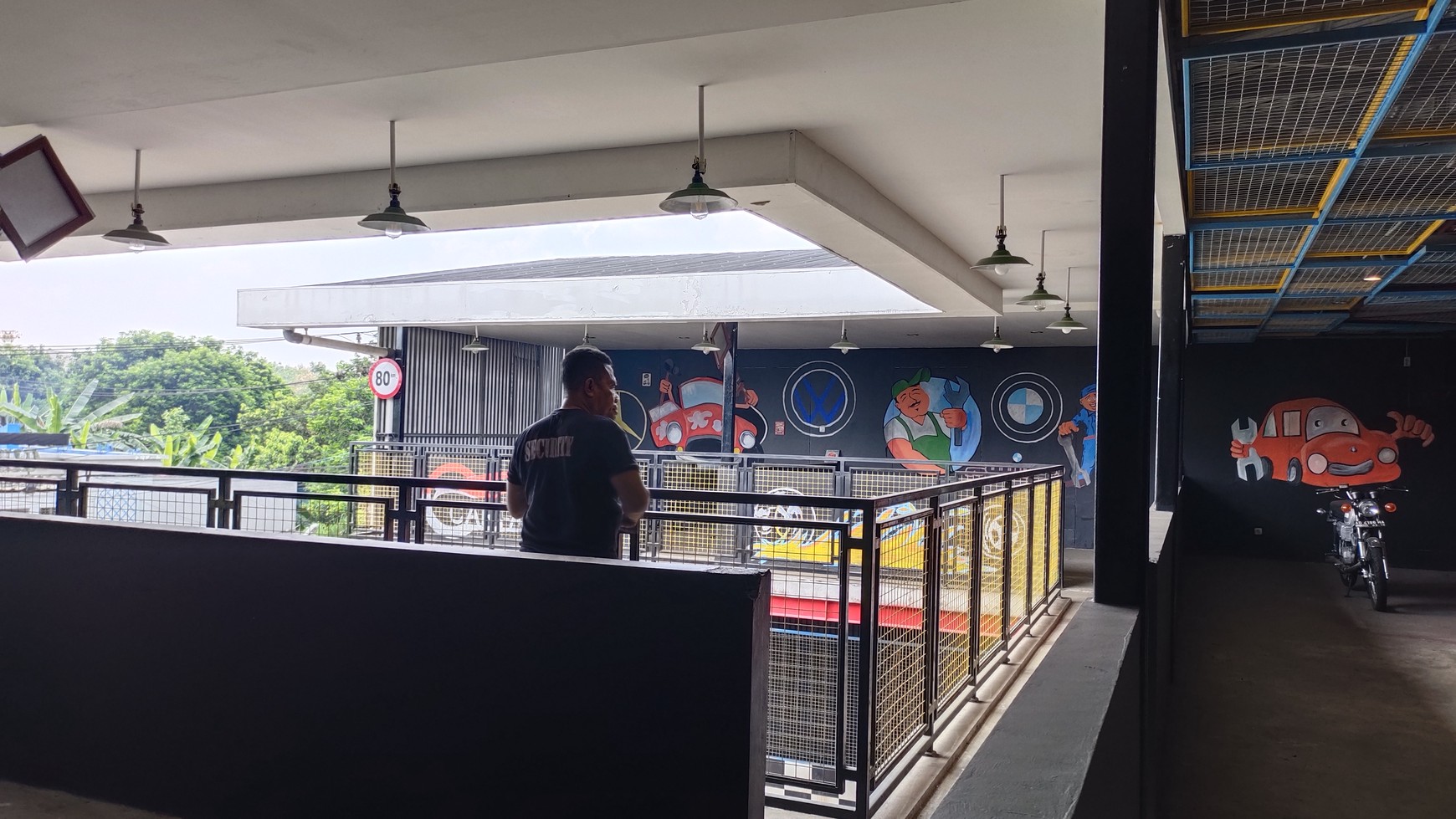 Bengkel Mobil, Car Wash Coffee Shop di Jl. Raya Burangkeng Setu Bekasi 