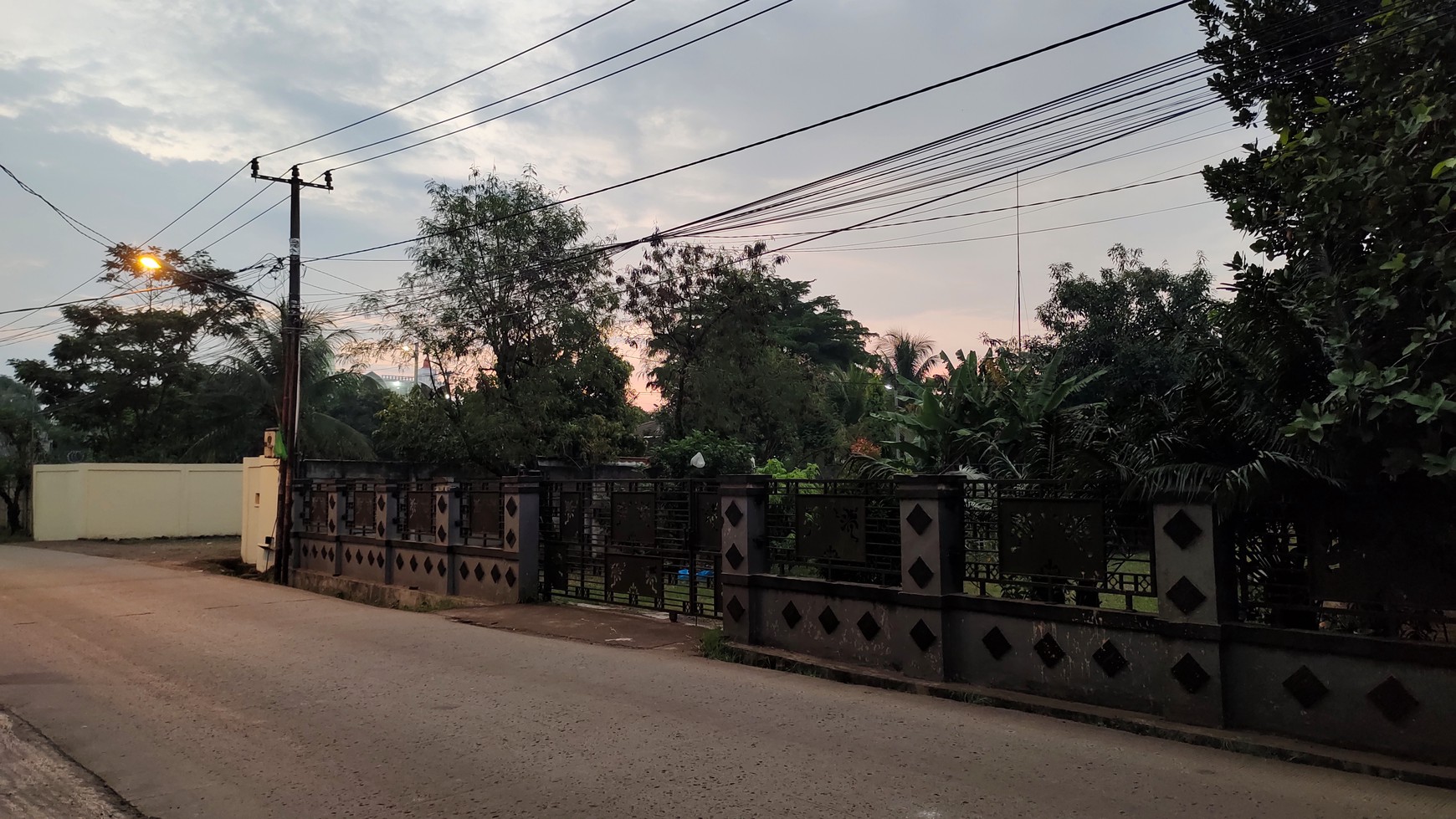 Badminton Hall Ghosum di Burangkeng Setu, Bekasi