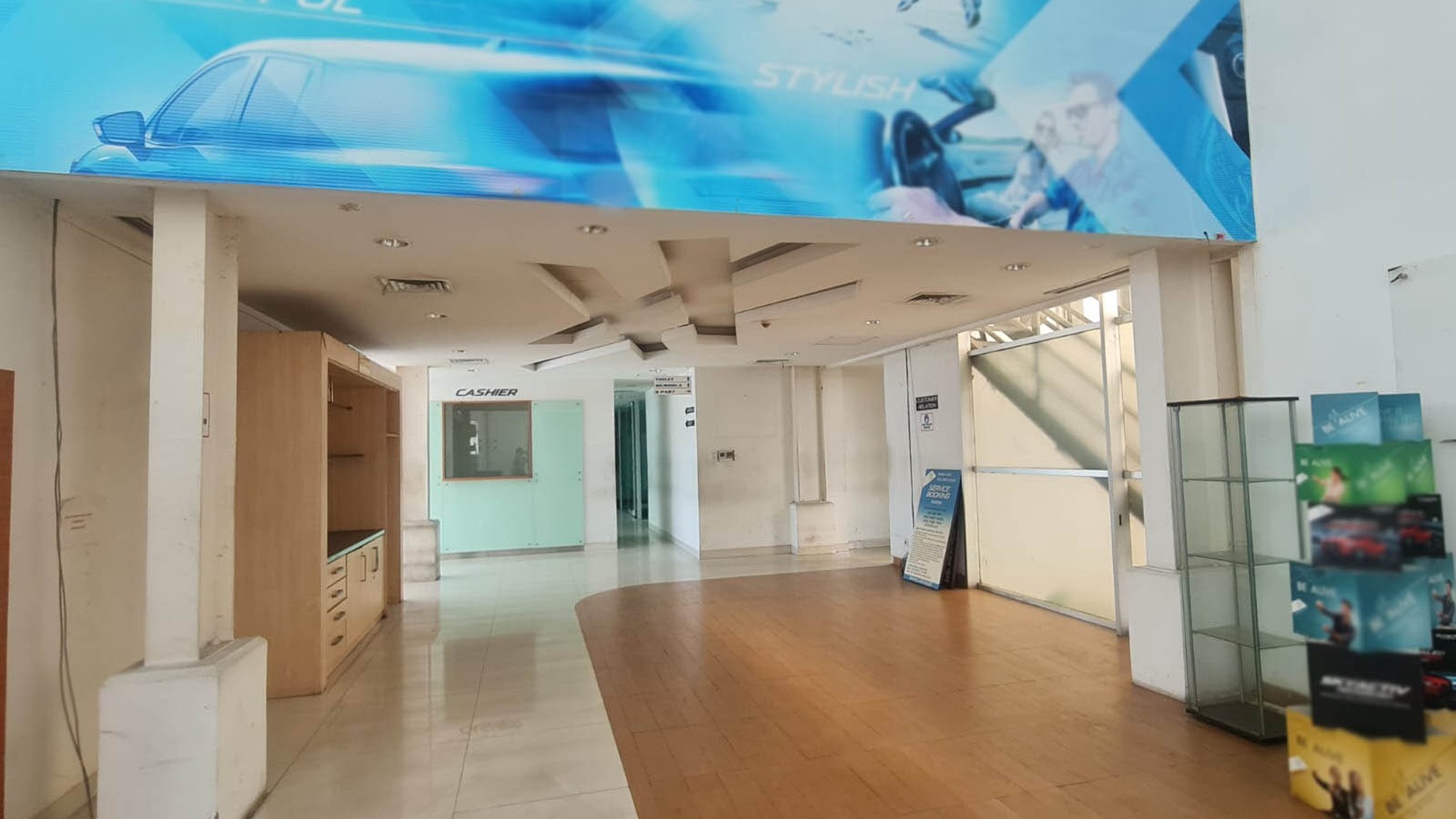 Office Space MT Haryono, Luas indoor 555m