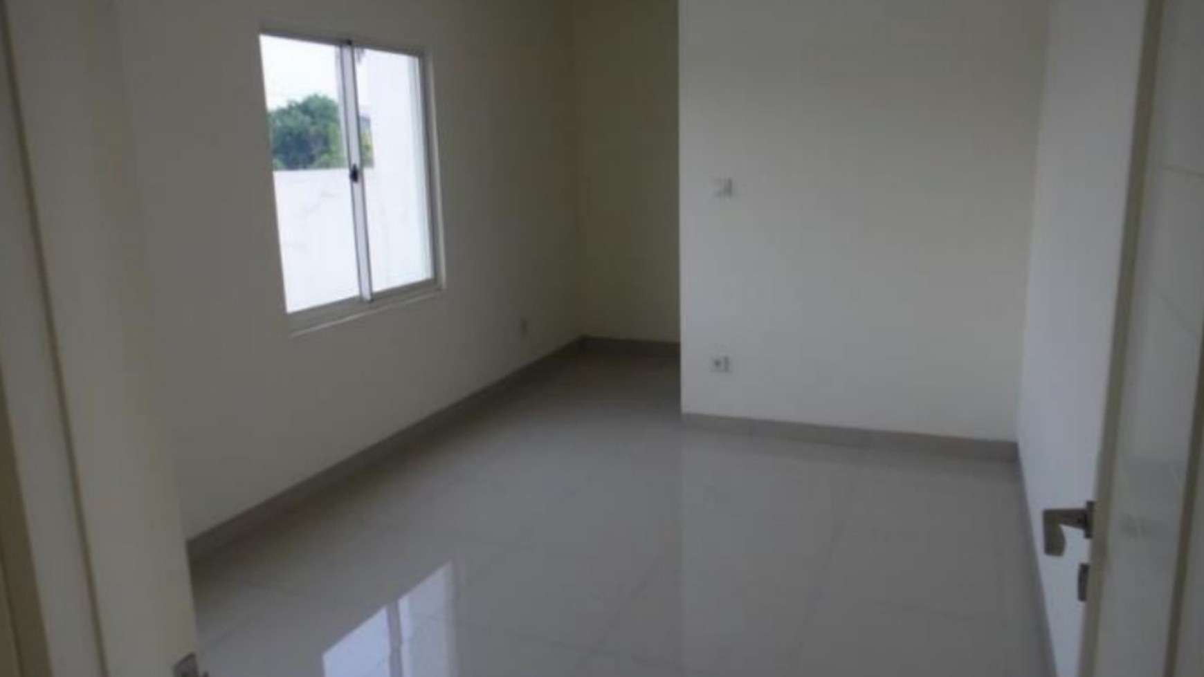 Termurah. Rumah Bagus Residence One, Serpong