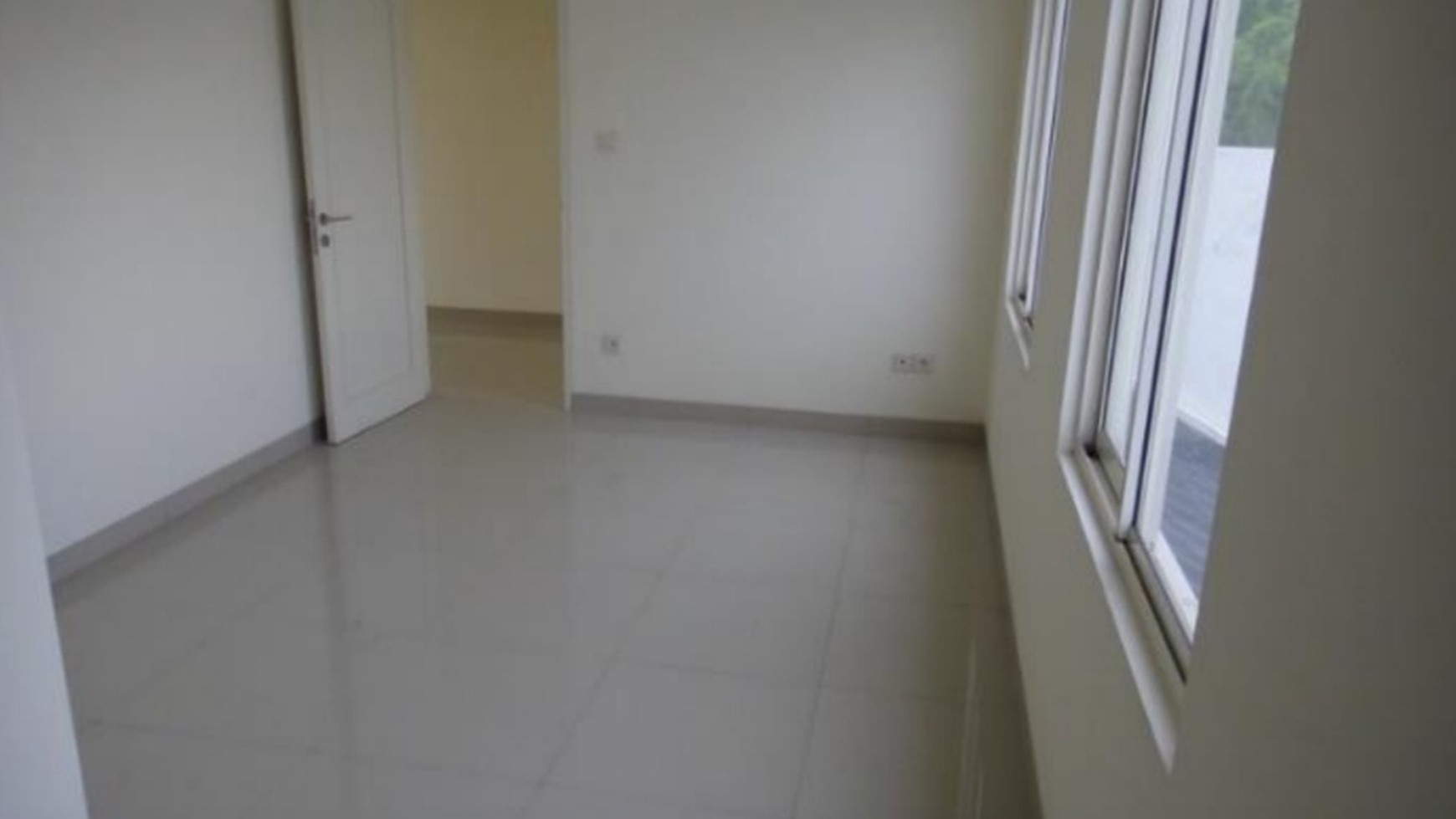Termurah. Rumah Bagus Residence One, Serpong