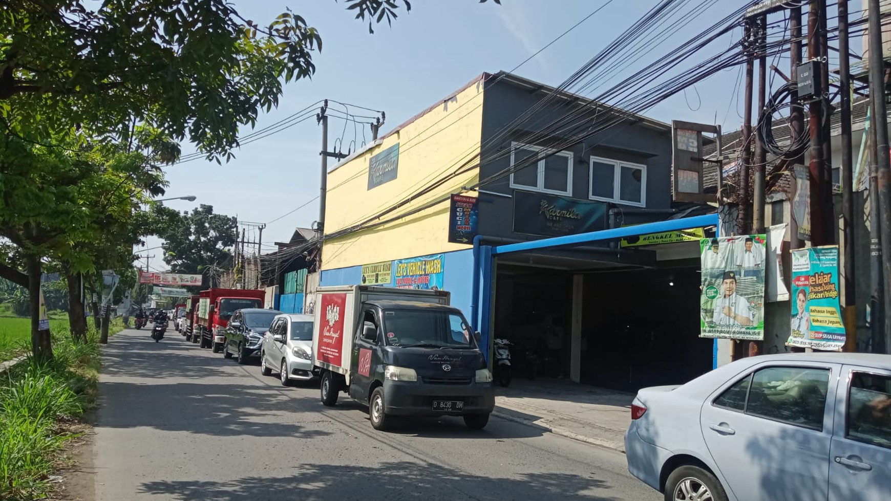 Rumah Mainroad untuk tinggal dan usaha, di Ciganitri, buah batu