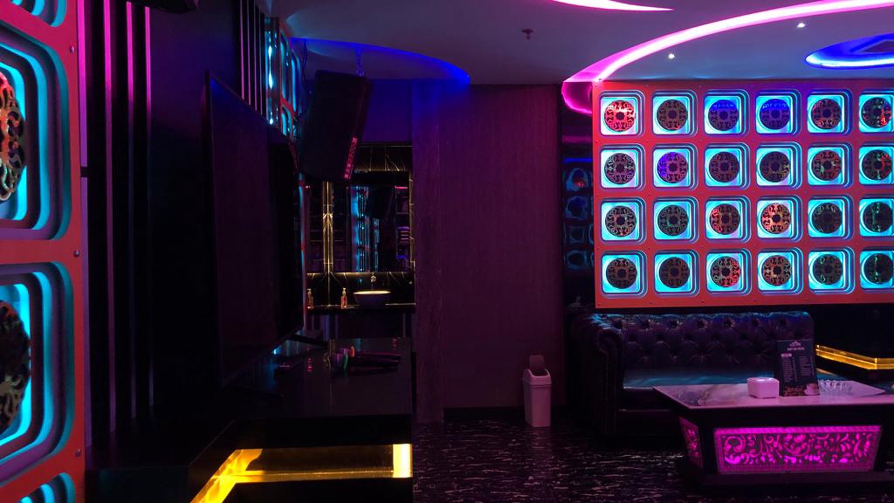  Kios - Karaoke Apartemen Baileys City Jl.Dewi sartika, Ciputat- Tangsel