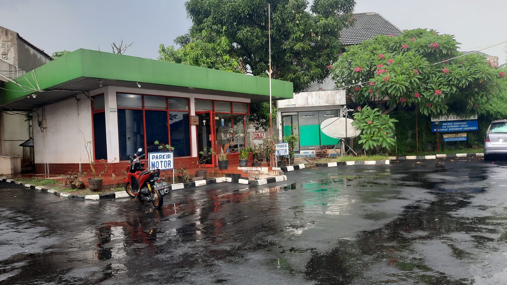 SPBU  Jl. Pondok Karya, Pondok Aren Tangsel