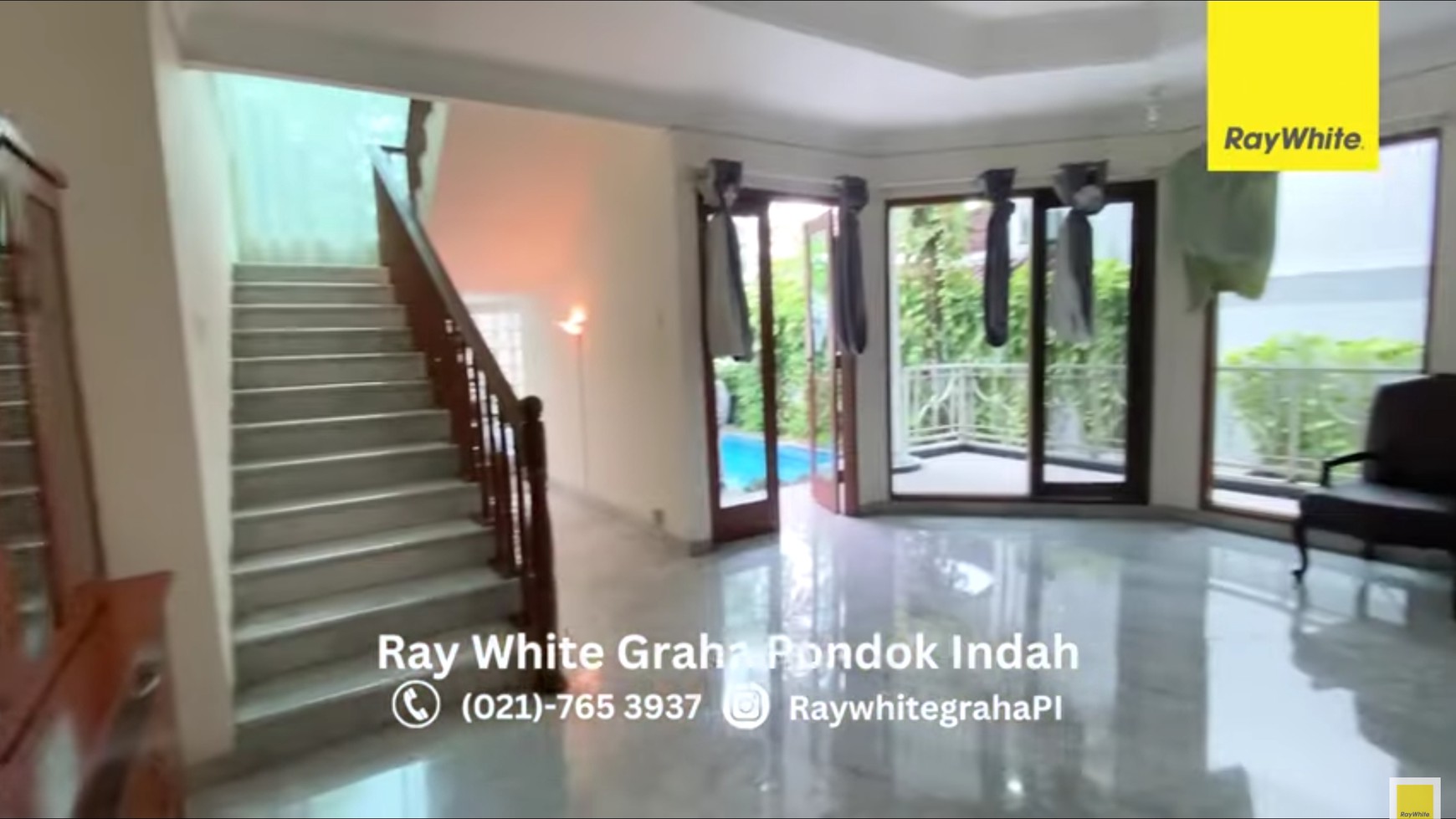 DI SEWAKAN RUMAH PONDOK INDAH SEMI FURNISHED