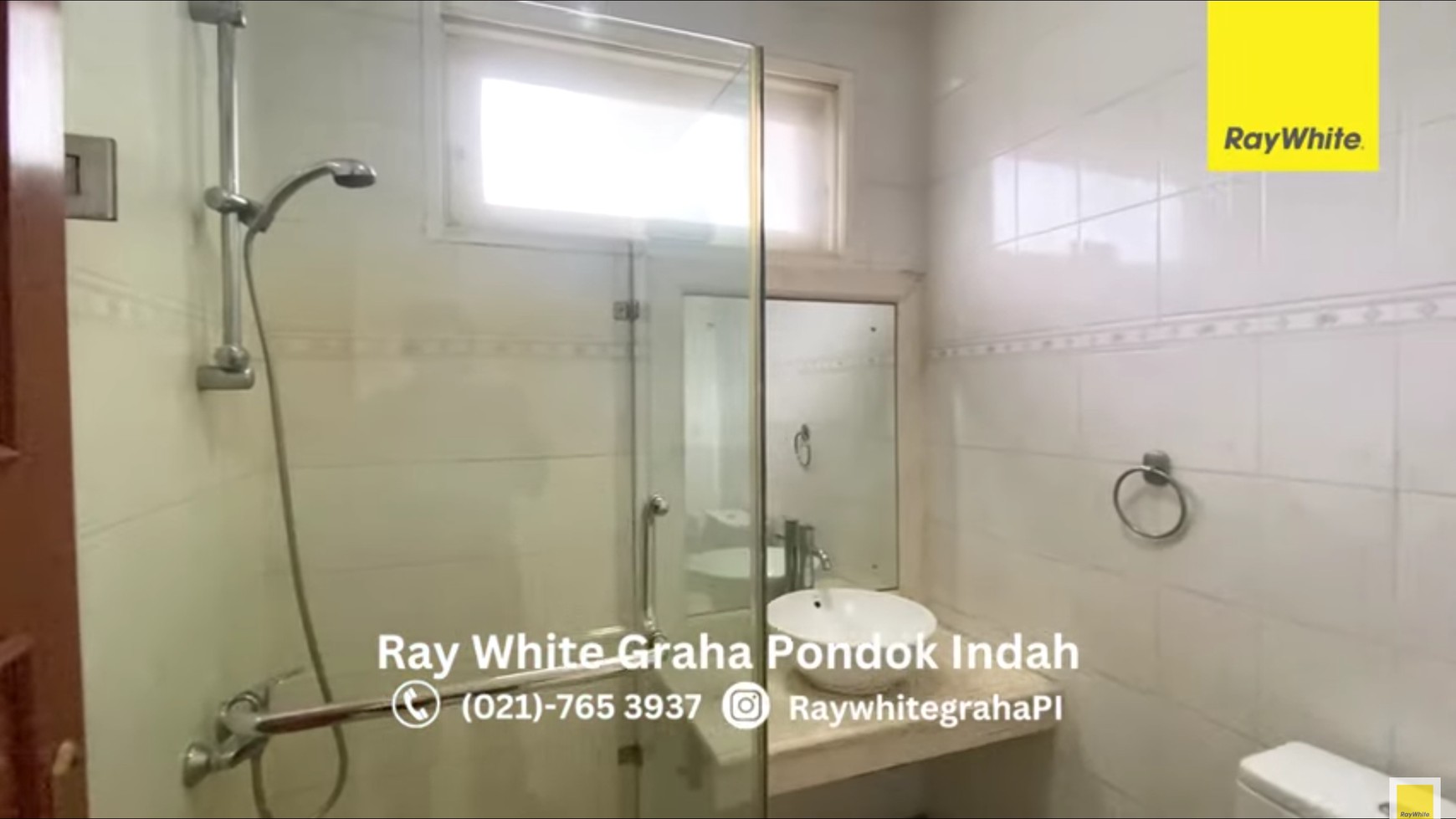 DI SEWAKAN RUMAH PONDOK INDAH SEMI FURNISHED